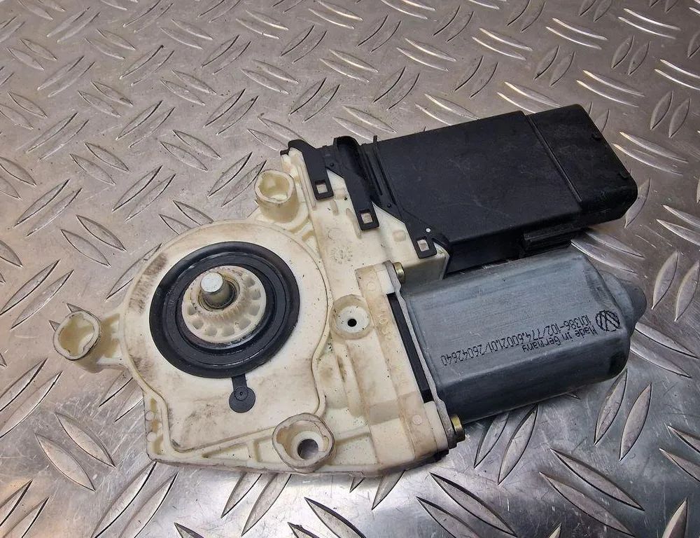 VOLKSWAGEN Golf 7 generation (2012-2024) Маторчик стеклоподъемника передней левой двери 1C1959802A,9776105415301 31235429