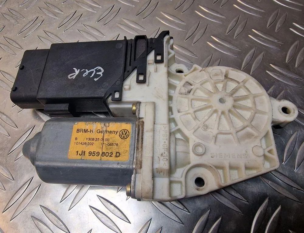 VOLKSWAGEN Golf 7 generation (2012-2024) Front Left Door Window Regulator Motor 1J1959802D,101434203 31236373