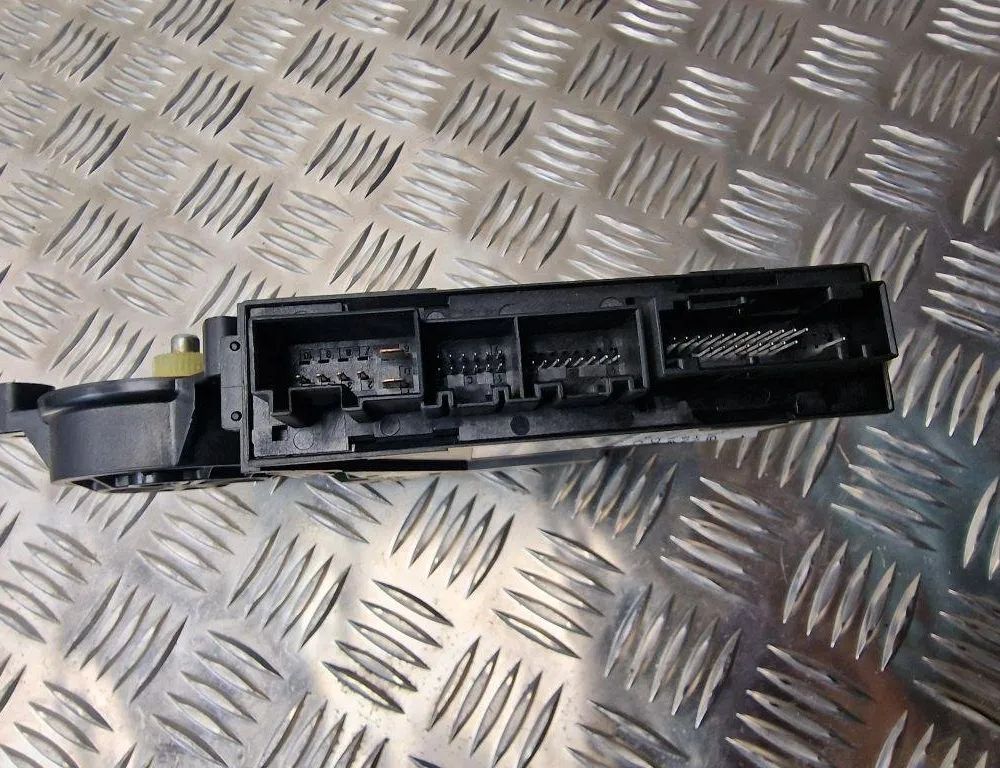 AUDI A4 B5/8D (1994-2001) Front Left Door Window Regulator Motor 8E1959801H 31236750