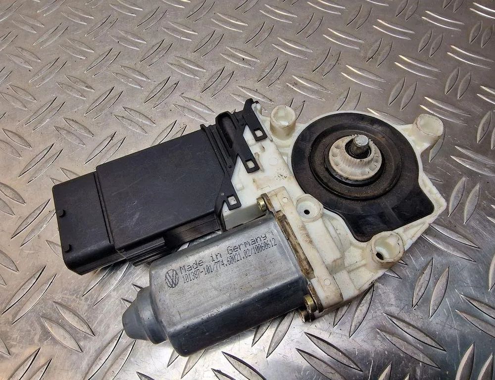 VOLKSWAGEN Golf 7 generation (2012-2024) Front Left Door Window Regulator Motor 1J2959801D,101435203 31237254