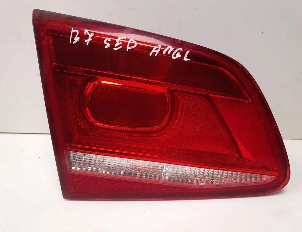 VOLKSWAGEN Passat B6 (2005-2010) Left Side Tailgate Taillight 3AE945093K 31238250