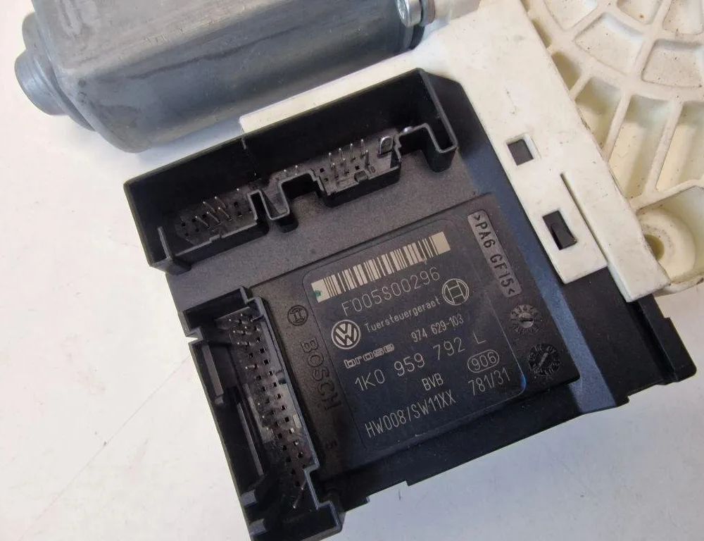 VOLKSWAGEN Passat B7 (2010-2015) Front Left Door Window Regulator Motor 1K0959792L,1K0959702P 31239656