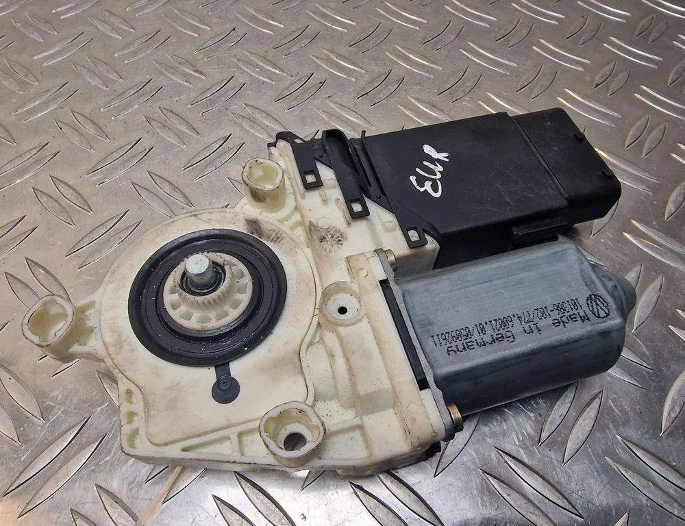 VOLKSWAGEN Golf 7 generation (2012-2024) Front Left Door Window Regulator Motor 1C1959802A,9776105415301 31240257