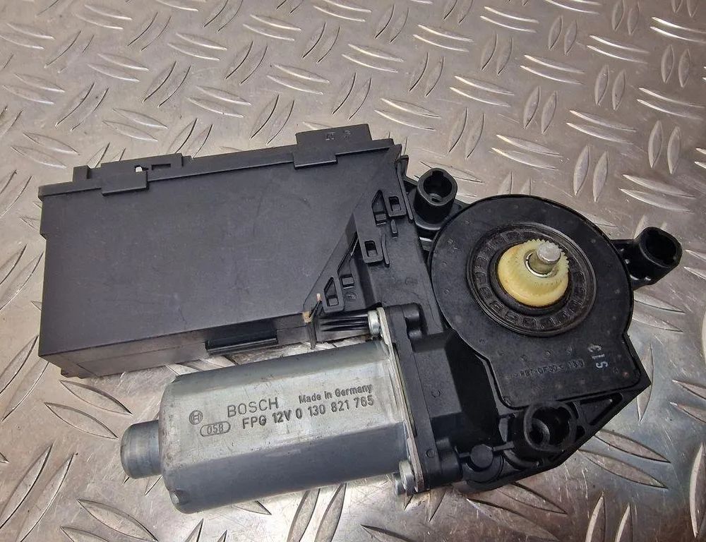 VOLKSWAGEN Touareg 1 generation (2002-2010) Моторчик стеклоподъемника задней левой двери 7L0959795A,0130821765 31243824