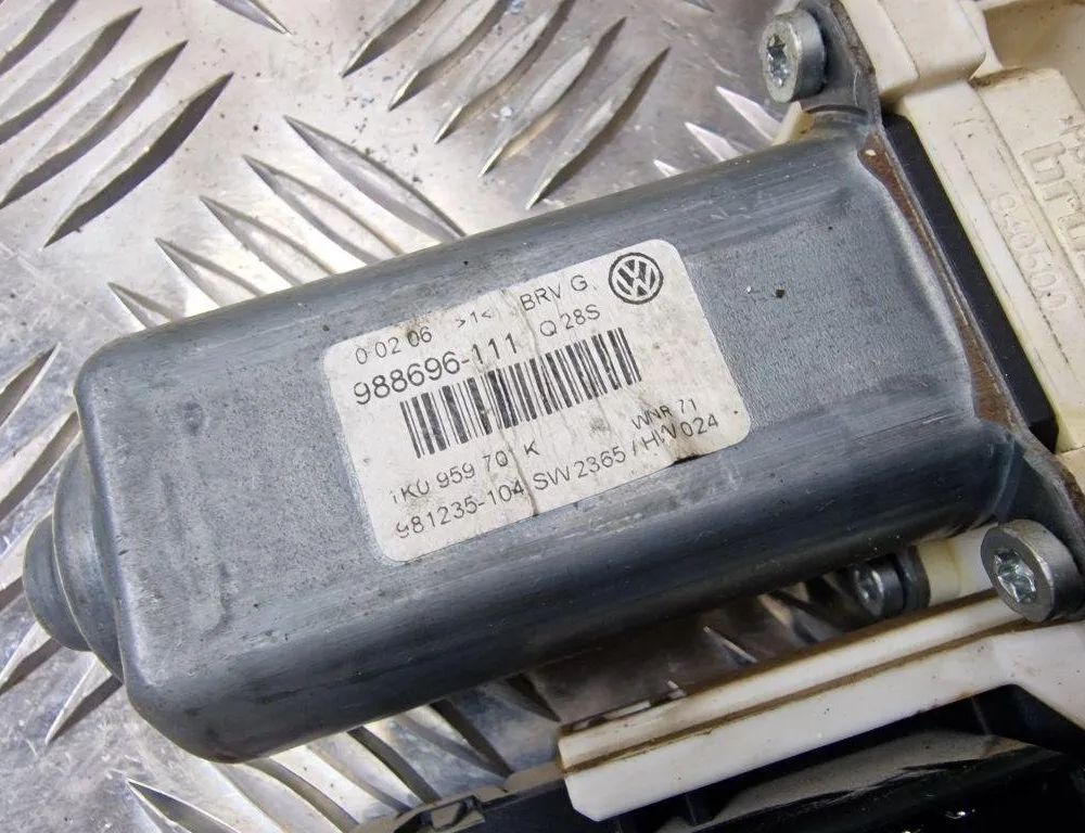 VOLKSWAGEN Passat B7 (2010-2015) Front Left Door Window Regulator Motor 1K0959793G 31245249