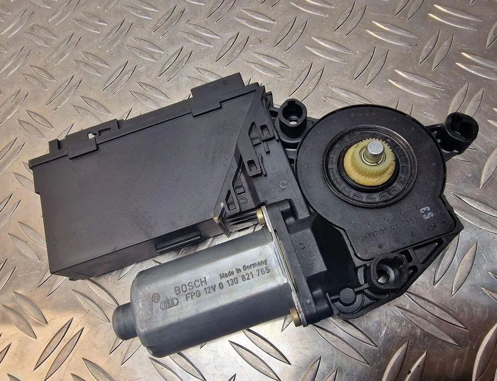 VOLKSWAGEN Touareg 1 generation (2002-2010) Front Left Door Window Regulator Motor 3D1959792,0130821765 31245259