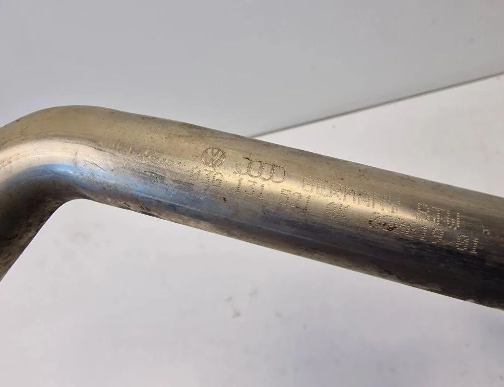 AUDI A4 B8/8K (2011-2016) Трубка рециркуляции отработавших газов 03G131521AK 31245830