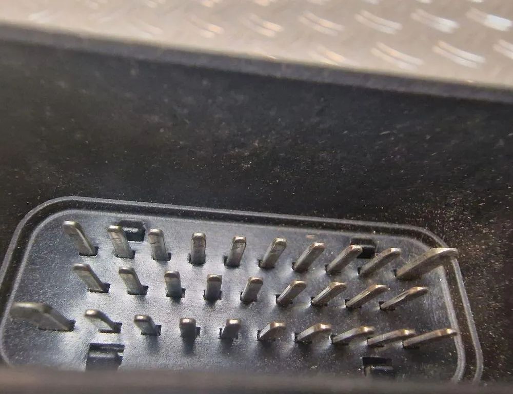 VOLKSWAGEN Passat B5 (1996-2005) Priekšējo kreiso durvju logu pacēlāja motorīts 05074210,105405301 31246690