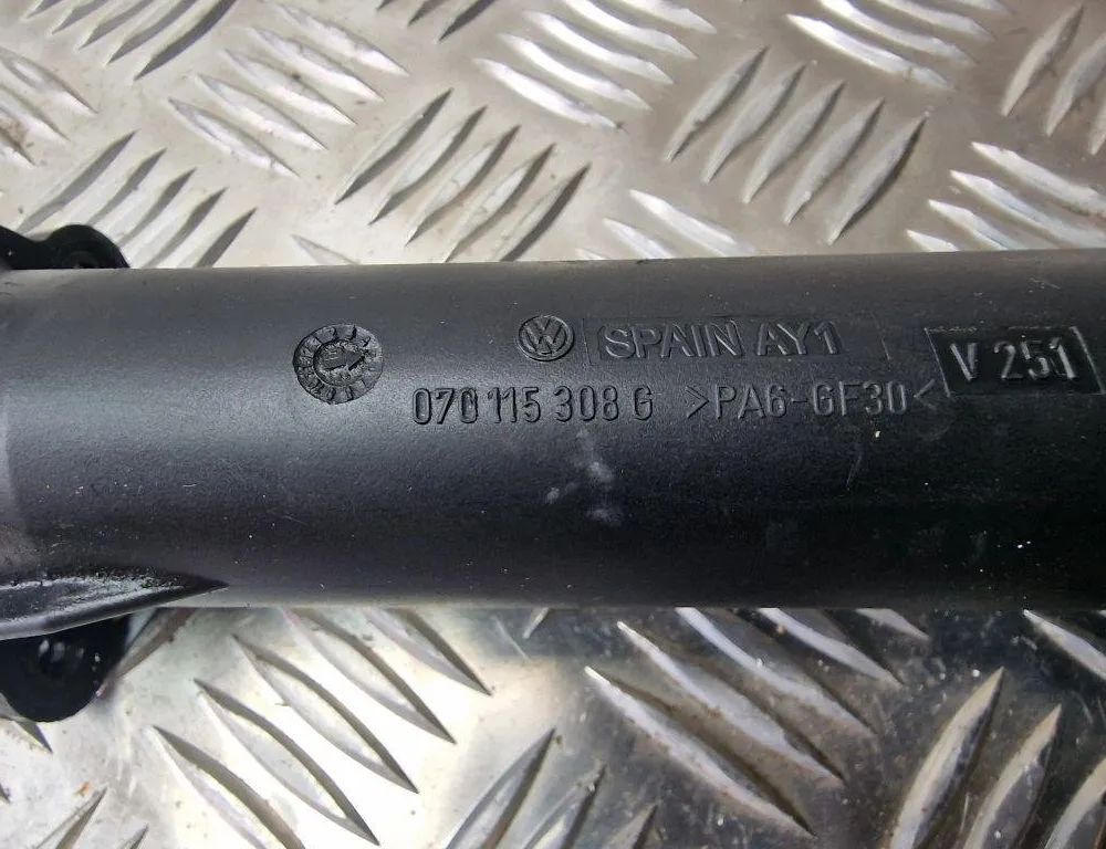 VOLKSWAGEN Transporter T5 (2003-2015) Eļļas uzpildes caurule 070115308G 31247049