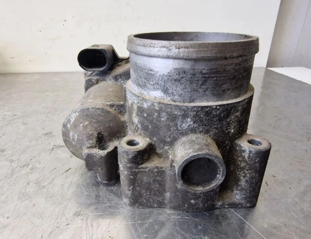 VOLKSWAGEN Passat B5 (1996-2005) Throttle Body 06B133062B 31250018