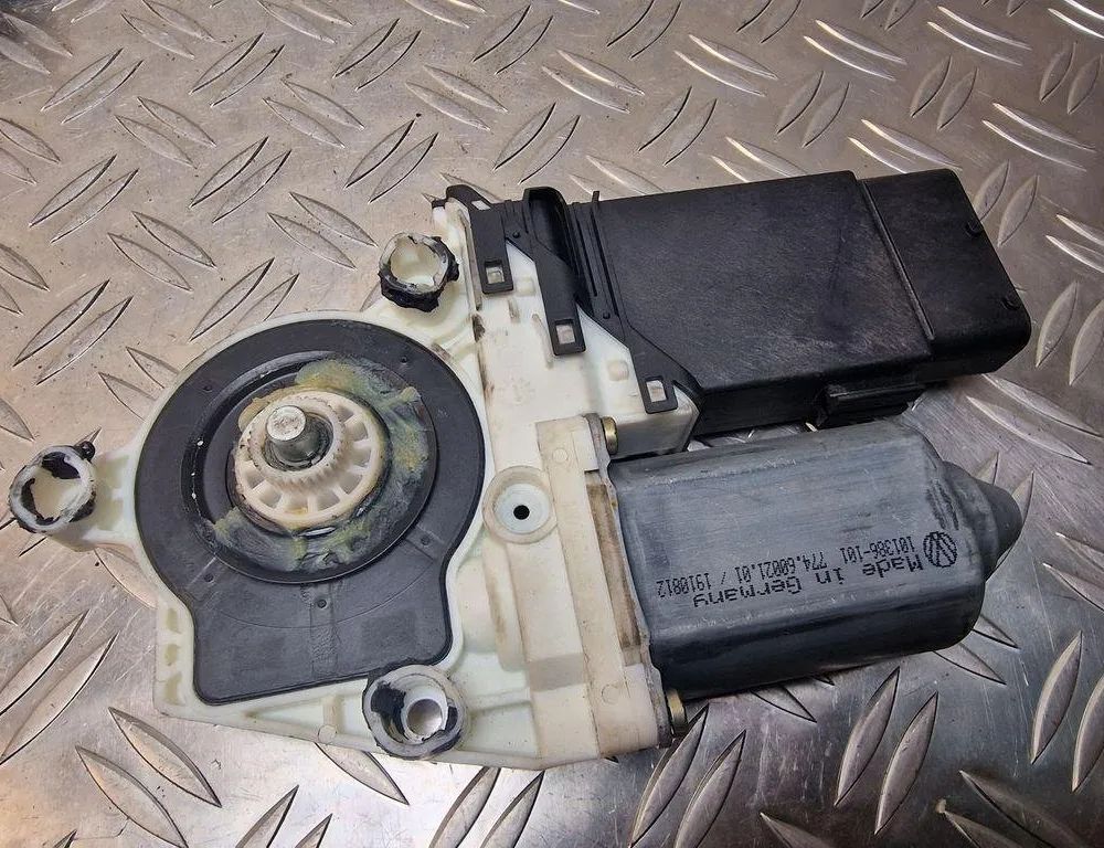 VOLKSWAGEN Golf 6 generation (2008-2015) Front Left Door Window Regulator Motor 1J1959802D,9776101434202 31259862