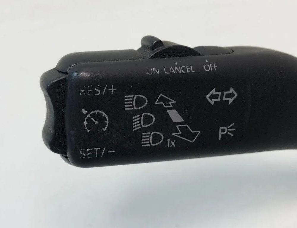 SKODA Superb 2 generation (2008-2015) Pastāvīga ātruma (autopilota / kruīza kontroles) poga 5K0953521DD 31270599