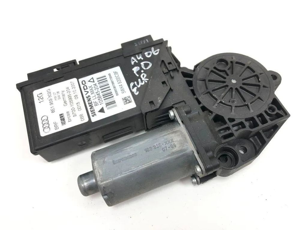 AUDI A4 B8/8K (2011-2016) Priekšējo kreiso durvju logu pacēlāja motorīts 8E1959802G,0130821764 31271395