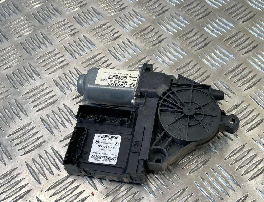 VOLKSWAGEN Touran 1 generation (2003-2015) Front Left Door Window Regulator Motor 1K0959793G 31274659