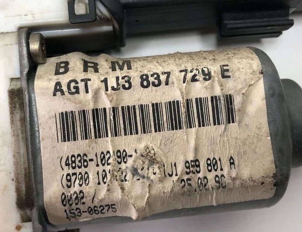VOLKSWAGEN Golf 6 generation (2008-2015) Маторчик стеклоподъемника передней левой двери 1J3837729E 31275465