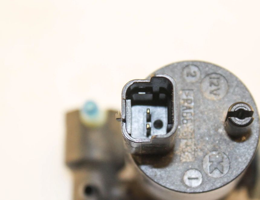 NISSAN X-Trail T32 (2013-2022) Washer Tank Motor 1023333 21359337