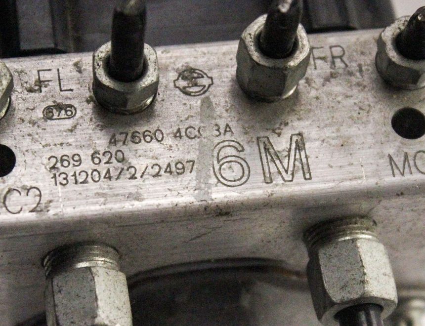 NISSAN X-Trail T32 (2013-2022) ABS Bloks 476604CC0A 21359353