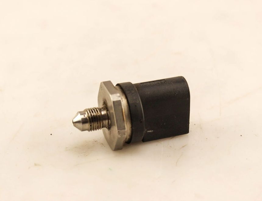 VOLKSWAGEN Polo 5 generation (2009-2017) Degvielas spiediena sensors 06J906051F 21397544