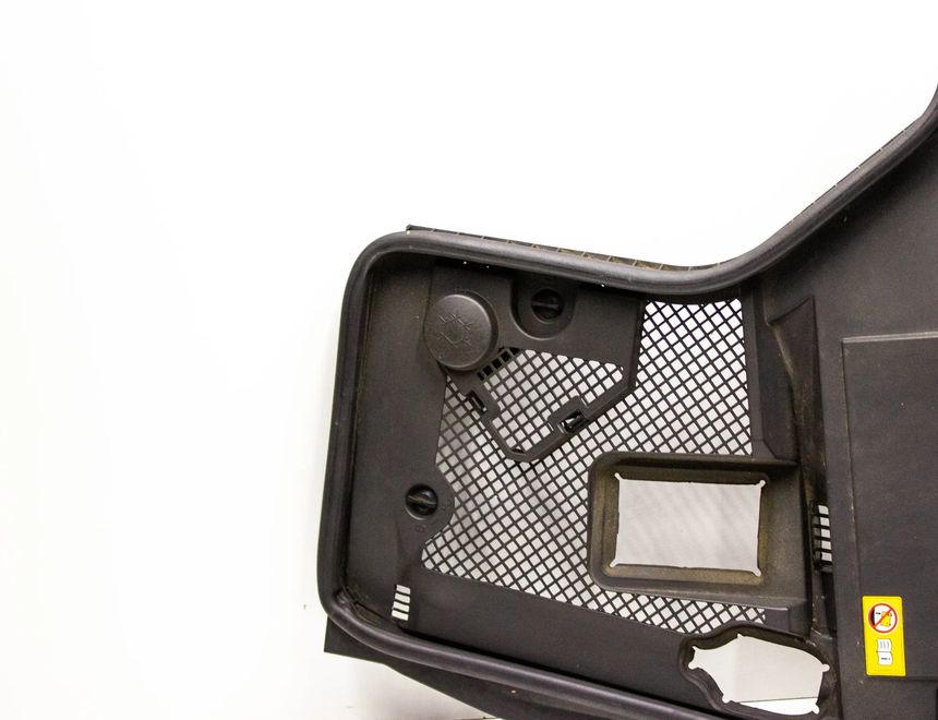 MERCEDES-BENZ C-Class W205/S205/C205 (2014-2023) Priekšējā stikla tīrītāja apdare / plastmasa A2058300703 32092667