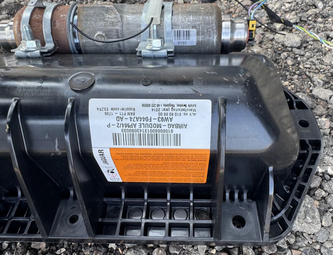 JAGUAR XJ 4 generation (X351) (2015-2020) Vadības paneļa drošības spilvens SRS aw93f044a74ad 29947394