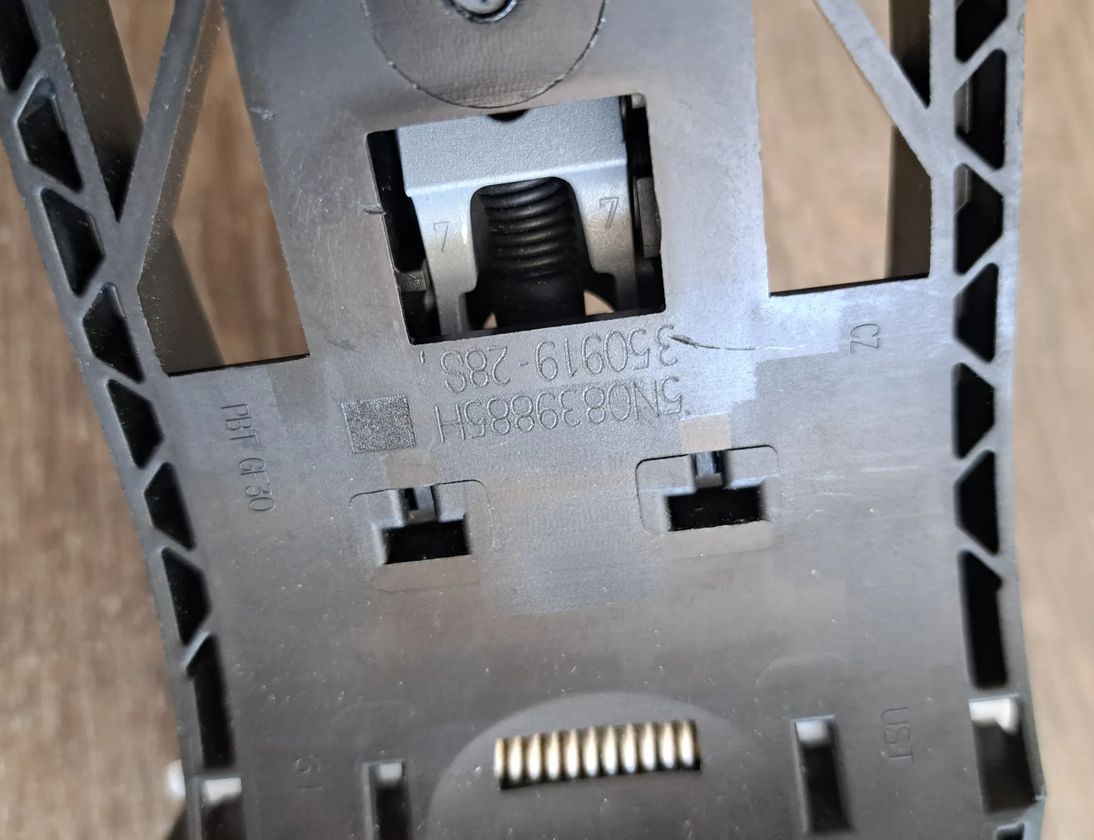 VOLKSWAGEN Golf 7 generation (2012-2024) Замок передней левой двери 45330180,5n0839885h,c55tc837015 31973219