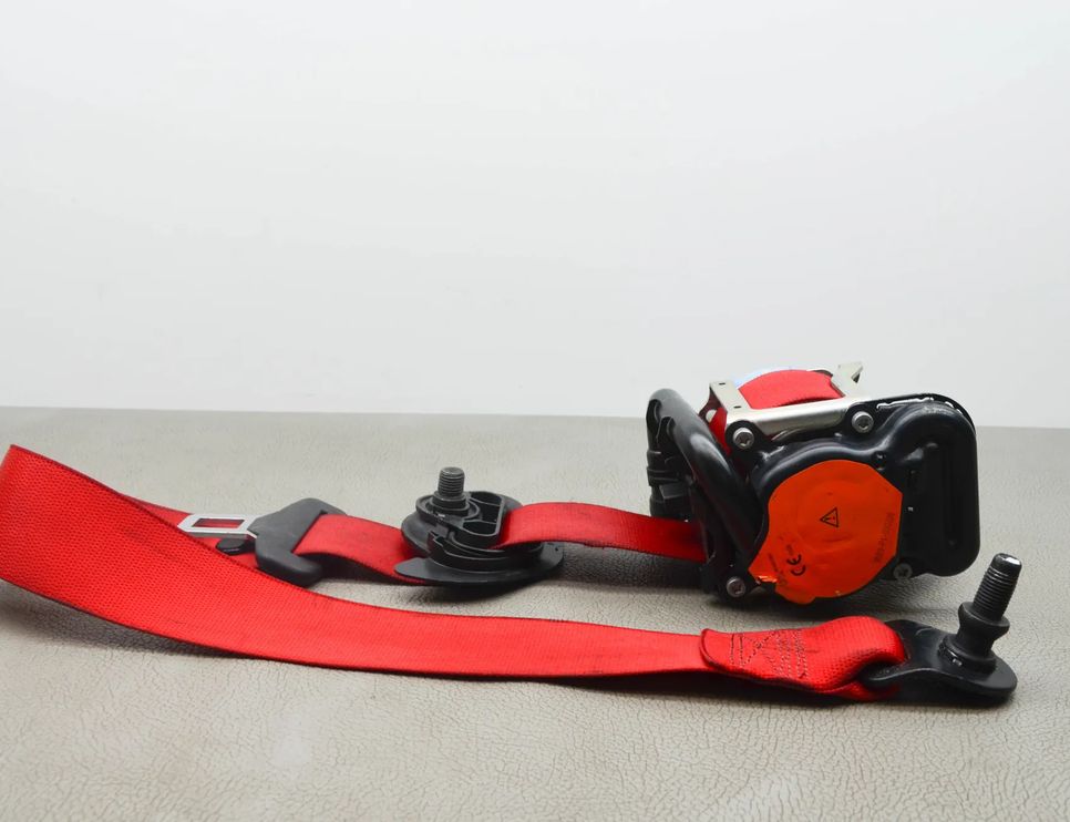 MERCEDES-BENZ A-Class W176 (2012-2018) Ремень безопасности передний левый A1768602185 11192690