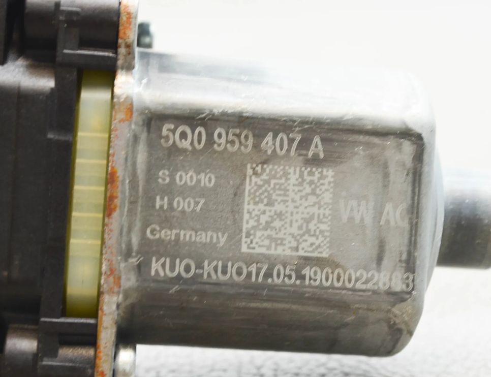 SKODA Karoq 1 generation (2017-2024) Rear Left Door Window Control Motor 5Q0959407A 11500663