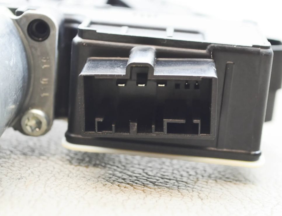 SKODA Karoq 1 generation (2017-2024) Rear Left Door Window Control Motor 5Q0959407A 11500663