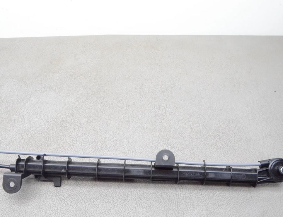 AUDI Q7 4M (2015-2024)  Rear Parcel Shelf Cover Rail Right 4M0863560 13881263