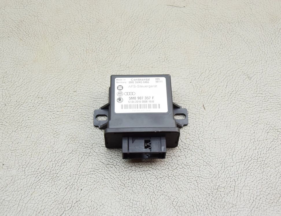 VOLKSWAGEN Jetta 6 generation (2010-2018) Headlight Control Unit 5M0907357F 22055013
