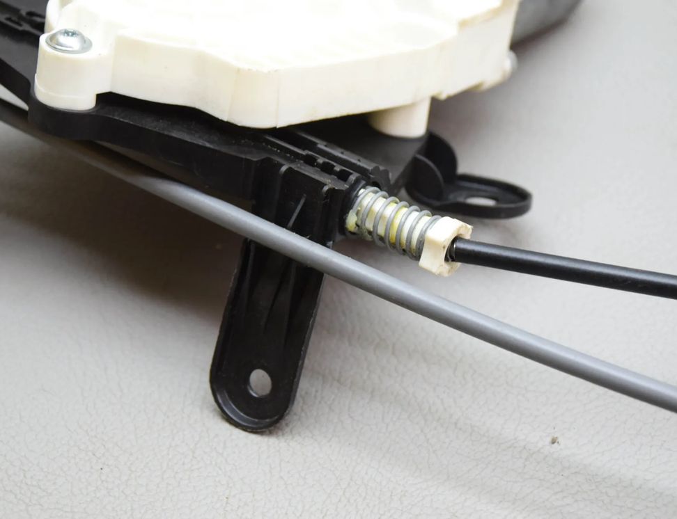 AUDI Q7 4M (2015-2024)  Rear Parcel Shelf Cover Rail Right 4M0863560 22324548