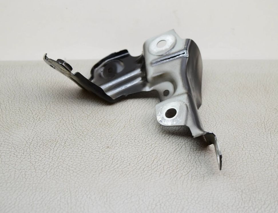 BMW 1 Series F40 (2019-2024) Front Left Fender Holder 7450387 25582661