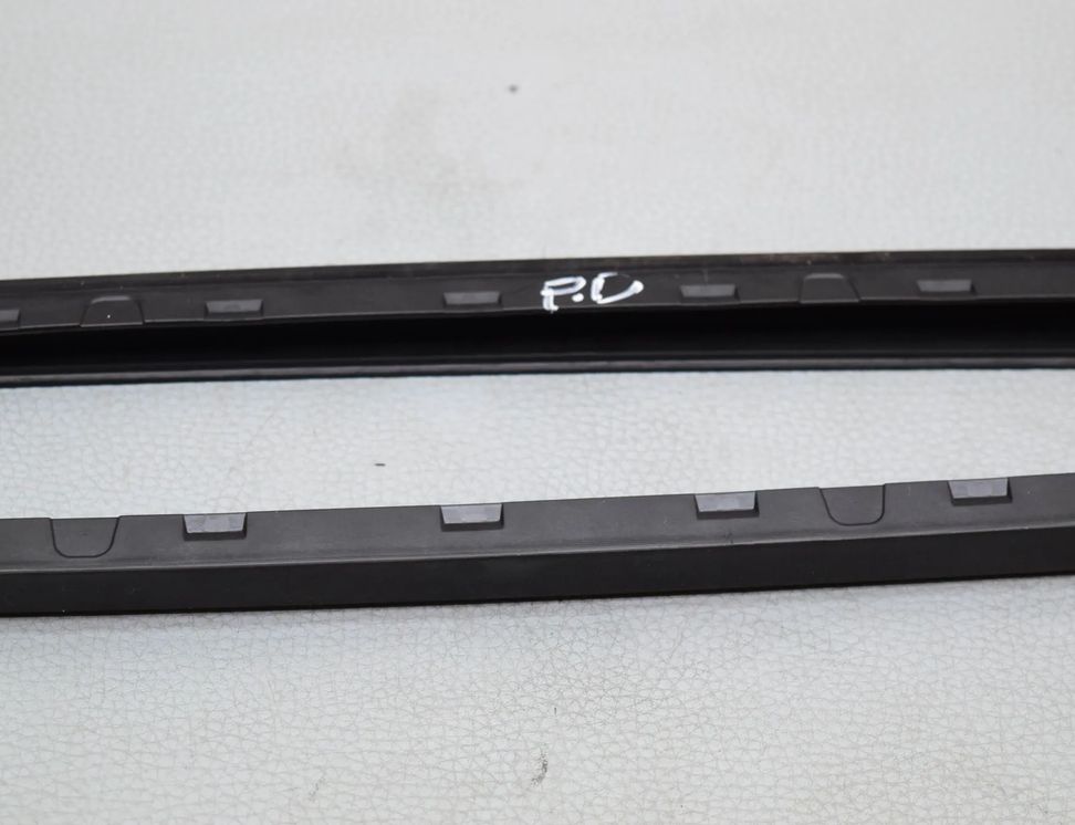 PORSCHE Macan 1 generation (2013-2023) Vertikāla apdare vējstikla labajā pusē 95B845328,95B845327 30358402