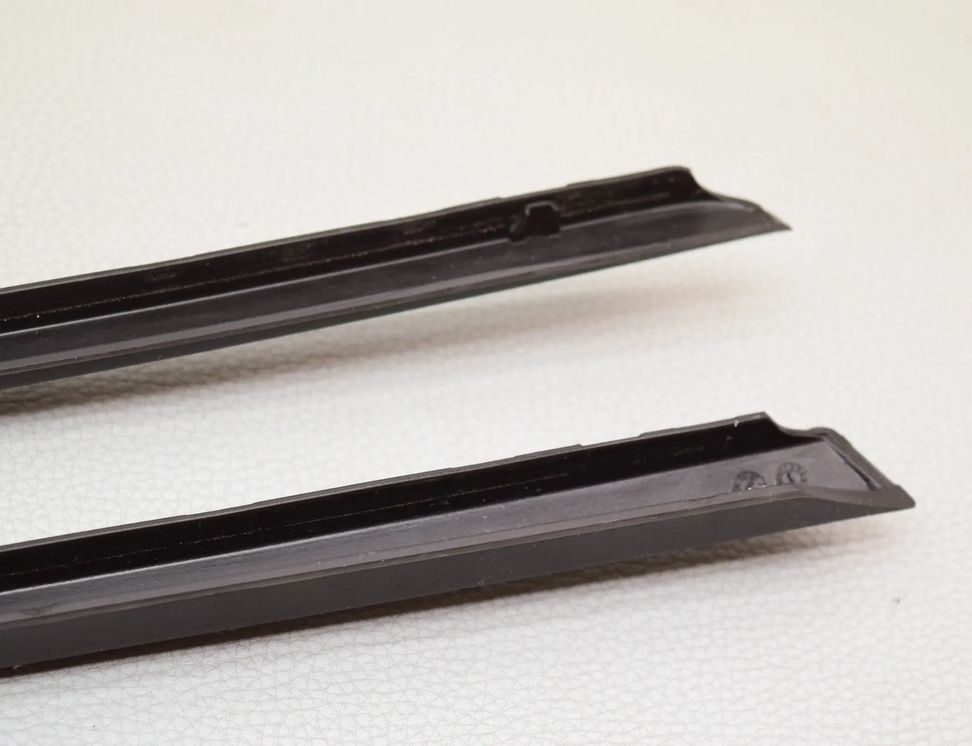 PORSCHE Macan 1 generation (2013-2023) Vertikāla apdare vējstikla labajā pusē 95B845328,95B845327 30358402