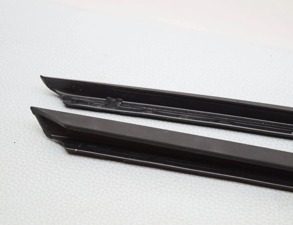 PORSCHE Macan 1 generation (2013-2023) Vertikāla apdare vējstikla labajā pusē 95B845328,95B845327 30358402