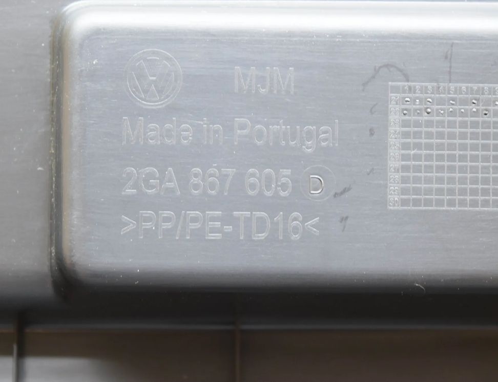 VOLKSWAGEN T-Roc 1 generation (2017-2024) Tailgate Cover Trim 2GA867605 31358217