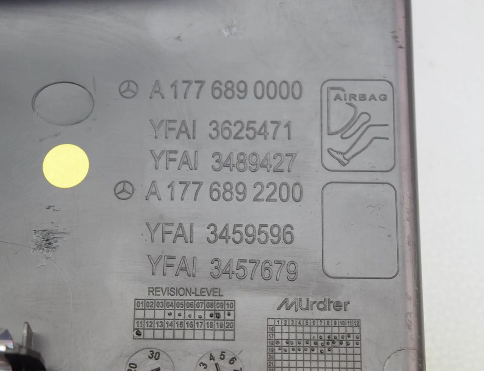 MERCEDES-BENZ A-Class W177 (2018-2024) Paneļa sānu apdare A177689300 31389769