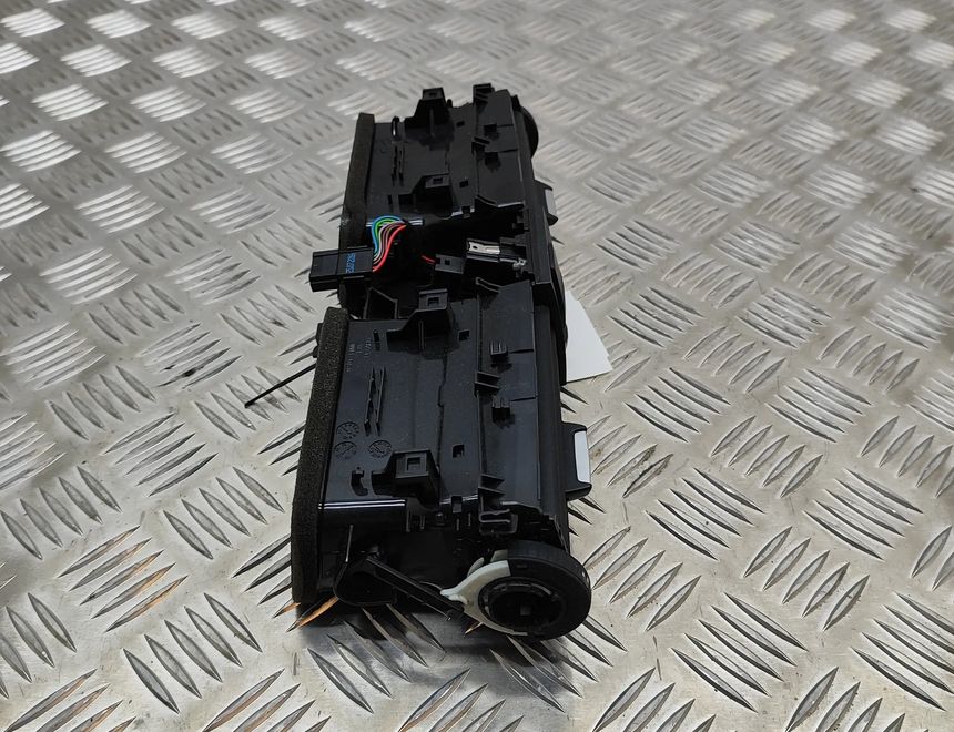 BMW 3 Series F30/F31 (2011-2020) Instrumentu paneļa gaisa kanāli 9347436 22371590