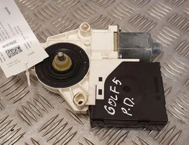 VOLKSWAGEN Golf 8 generation (2019-2023) Front Left Door Window Regulator Motor 0130822229 31569570