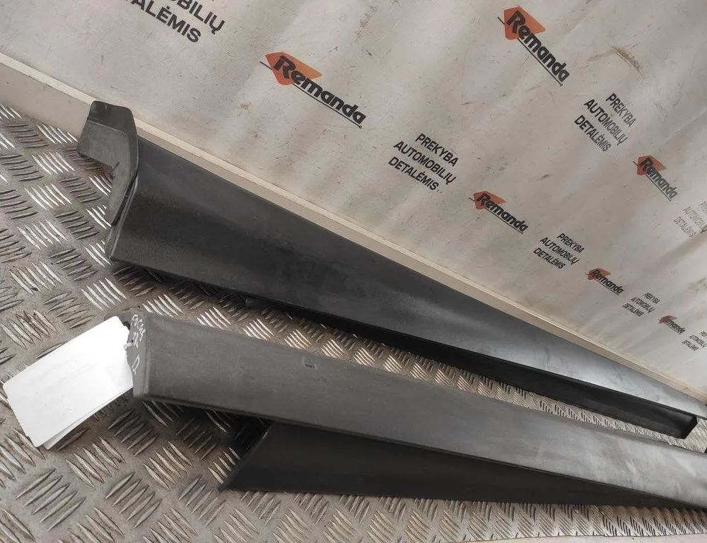 FORD Focus 3 generation (2011-2020) Kreisās puses dekoratīvā plastmasas sliekšņu uzlika BM51A10155A,BM51A10154A 31569779