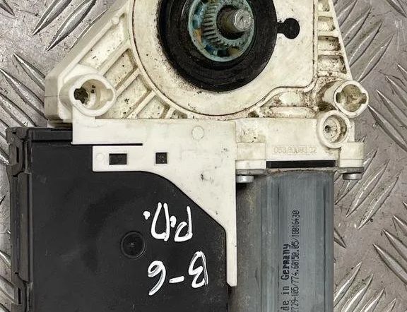 VOLKSWAGEN Passat B6 (2005-2010) Маторчик стеклоподъемника передней левой двери 1K0959792 31576911