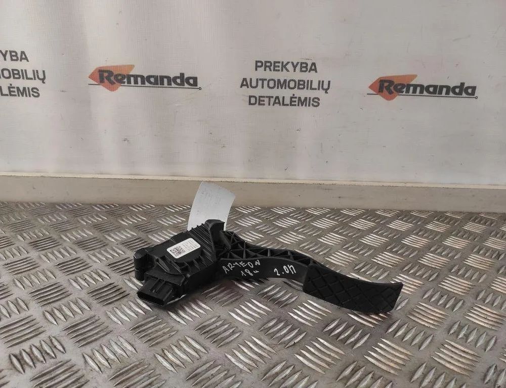 VOLKSWAGEN Arteon 1 generation (2017-2024) Throttle Pedal 5Q1723503H,6PV01062111 31581324