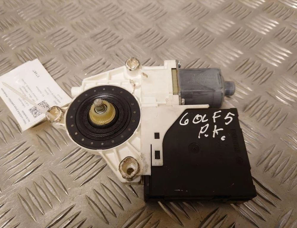 VOLKSWAGEN Golf 8 generation (2019-2023) Priekšējo kreiso durvju logu pacēlāja motorīts 1K0959793G 31581580