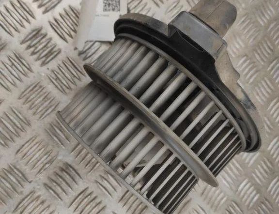 TOYOTA Avensis Verso 1 generation (2001-2003) Salona sildītājs 194000 31581649