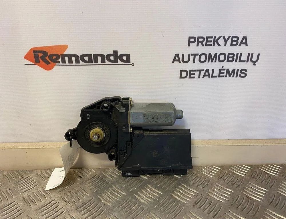 AUDI Q2 1 generation (2016-2024) Front Left Door Window Regulator Motor 130821765,0130821765 31584709