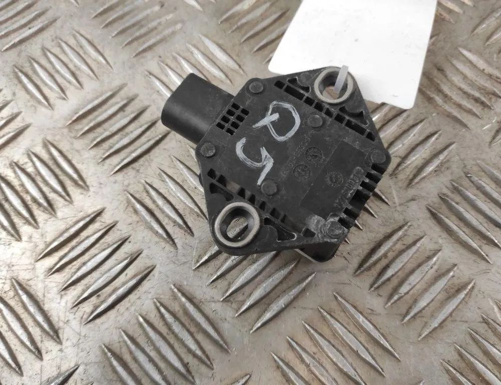 AUDI A4 B7/8E (2004-2008) Датчик ускорения 8K0907637 31590203