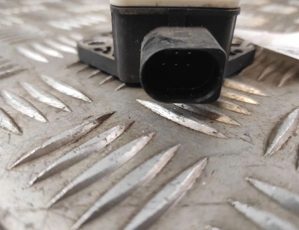 AUDI A4 B7/8E (2004-2008) Датчик ускорения 8K0907637 31590203