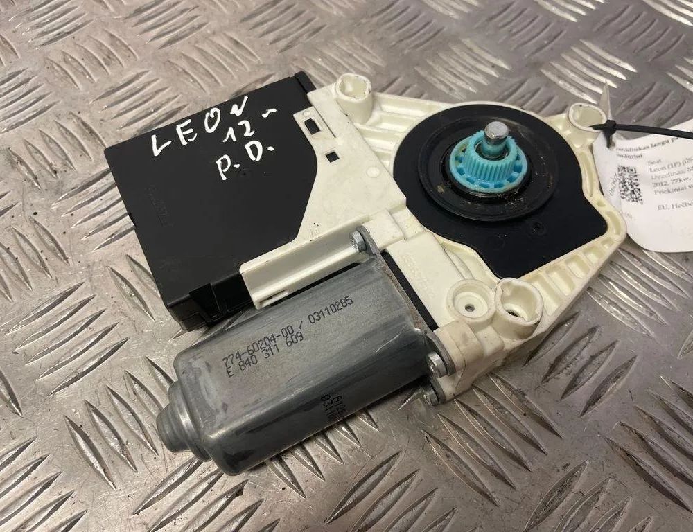 SEAT Leon 3 generation (2012-2020) Priekšējo kreiso durvju logu pacēlāja motorīts 1T0959702AB 31593730