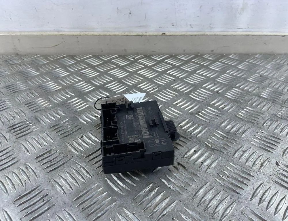 VOLKSWAGEN Passat B7 (2010-2015) Блок управления дверей передние  правые 5Q0959592B 31594269