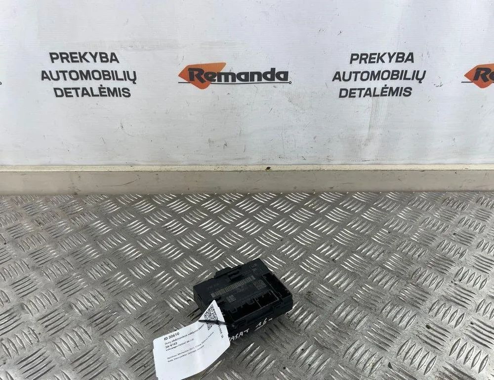 VOLKSWAGEN Passat B7 (2010-2015) Блок управления дверей передние  правые 5Q0959592B 31594269